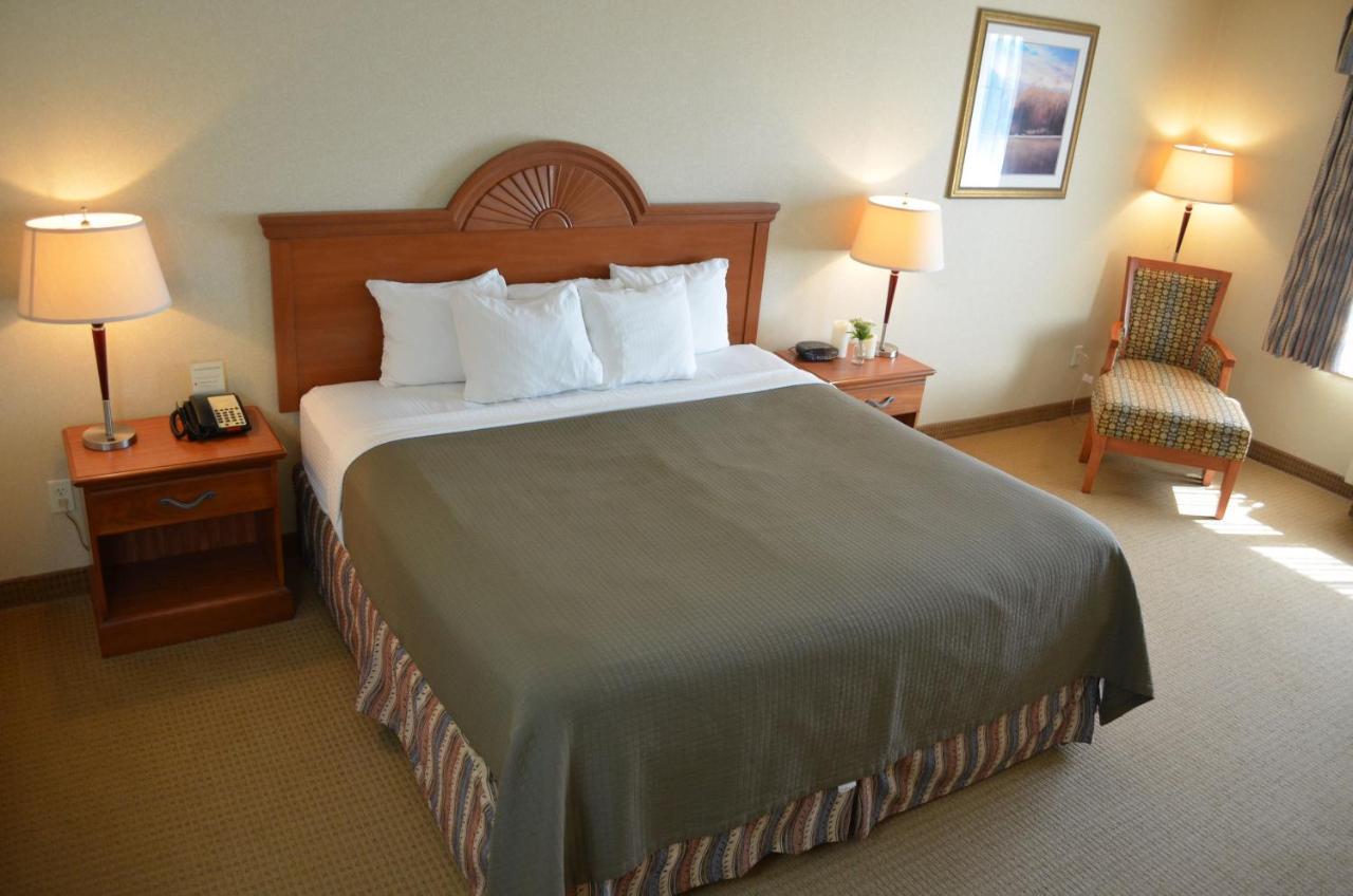 Red Coach Inn & Suites Red Oak Extérieur photo